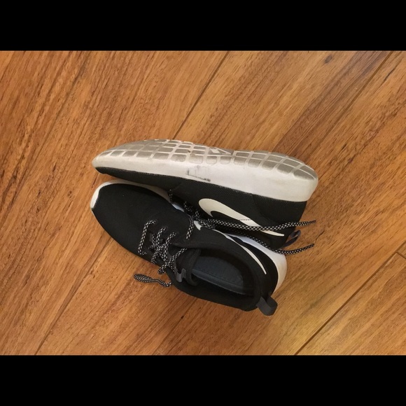 Nike Rosches - Picture 3 of 4